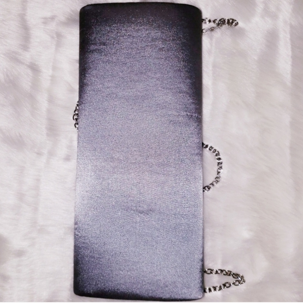 INC. INTERNATIONAL CONCEPTS Chain Clutch - Picture 7 of 7